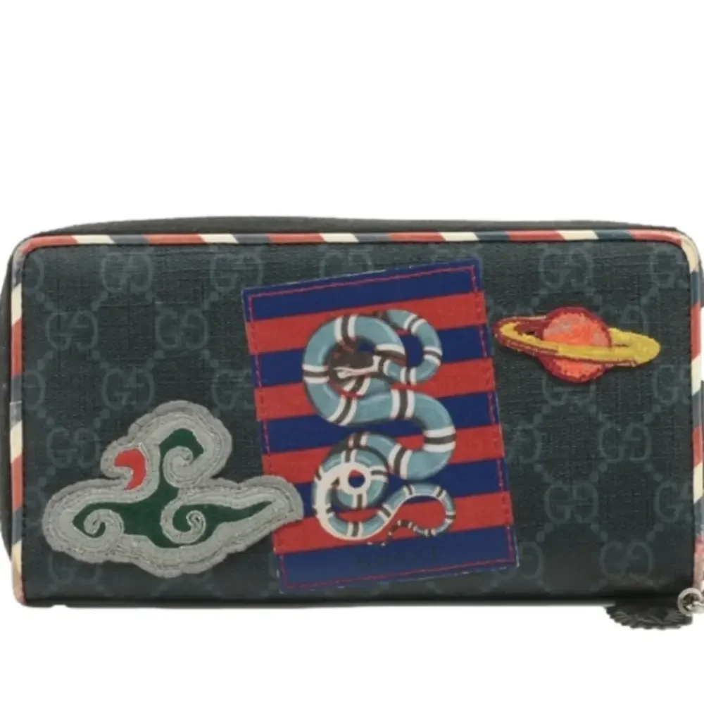 Authentic Gucci GG Supreme - Picture 1 of 10